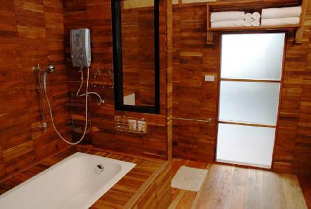 Ban Huai Maenam Noi Boutique Raft Resort, River Kwai חדר תמונה